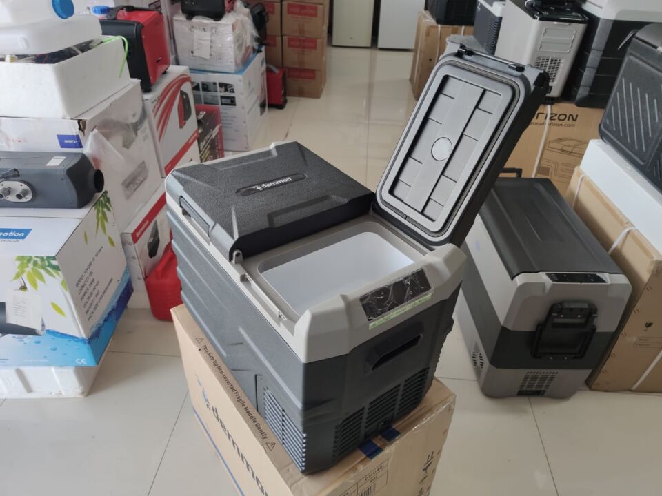Demmon DMU 40 Litre 12-24V Kompresörlü Araç İçi Buzdolabı